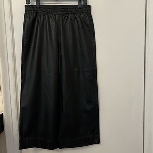 Rachel Roy 3/4 faux leather pants,side pockets.